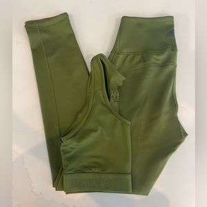 (SOLD) New! Women’s ADIDAS Leggings and Sports Bra Set Size Small & XS